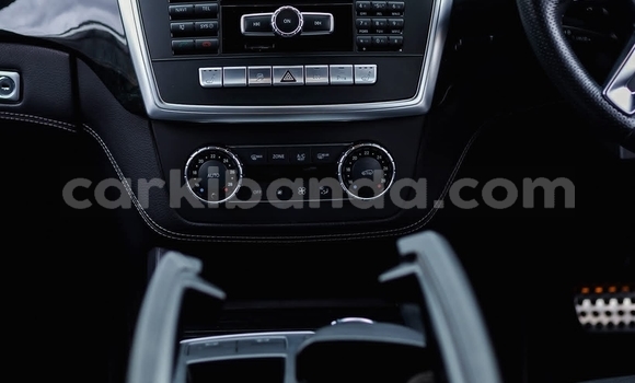 Buy Used Mercedes‒Benz ML–Class White Car in Kampala in Uganda Buy Used Mercedes‒Benz ML–Class White Car in Kampala in Uganda