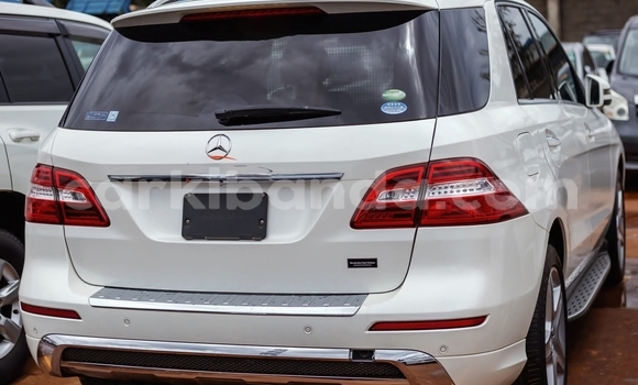 Buy Used Mercedes‒Benz ML–Class White Car in Kampala in Uganda Buy Used Mercedes‒Benz ML–Class White Car in Kampala in Uganda