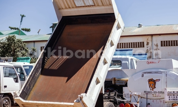 Buy Used Isuzu Bighorn White Truck in Kampala in Uganda Buy Used Isuzu Bighorn White Truck in Kampala in Uganda
