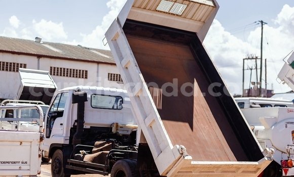 Buy Used Isuzu Bighorn White Truck in Kampala in Uganda Buy Used Isuzu Bighorn White Truck in Kampala in Uganda