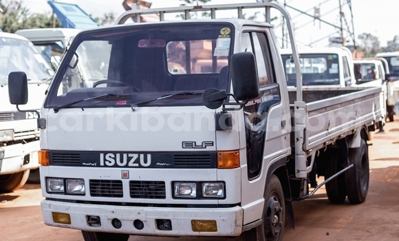 Gura Yakoze Isuzu FTR 850 White Ikamyo i Kampala mu Uganda
