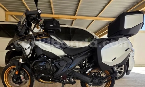 Buy Used BMW R 1200 GS Beige Bike in Kampala in Uganda Buy Used BMW R 1200 GS Beige Bike in Kampala in Uganda