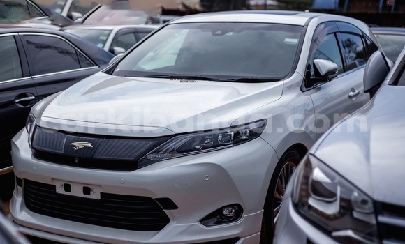 Buy Used Toyota Harrier White Car in Kampala in Uganda