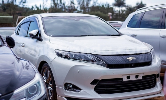 Buy Used Toyota Harrier White Car in Kampala in Uganda Buy Used Toyota Harrier White Car in Kampala in Uganda