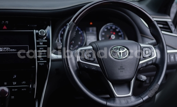Buy Used Toyota Harrier White Car in Kampala in Uganda Buy Used Toyota Harrier White Car in Kampala in Uganda