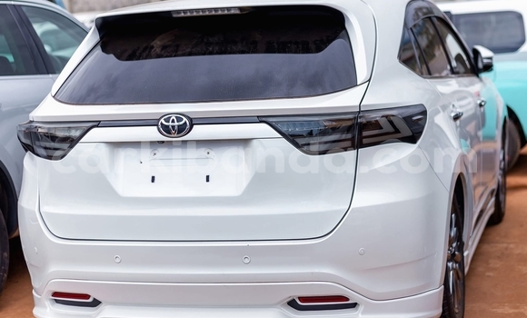Buy Used Toyota Harrier White Car in Kampala in Uganda Buy Used Toyota Harrier White Car in Kampala in Uganda