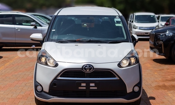 Buy Used Toyota Sienta White Car in Kampala in Uganda Buy Used Toyota Sienta White Car in Kampala in Uganda