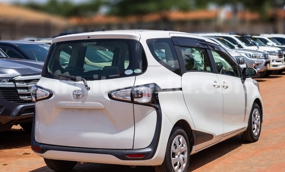 Buy Used Toyota Sienta White Car in Kampala in Uganda Buy Used Toyota Sienta White Car in Kampala in Uganda