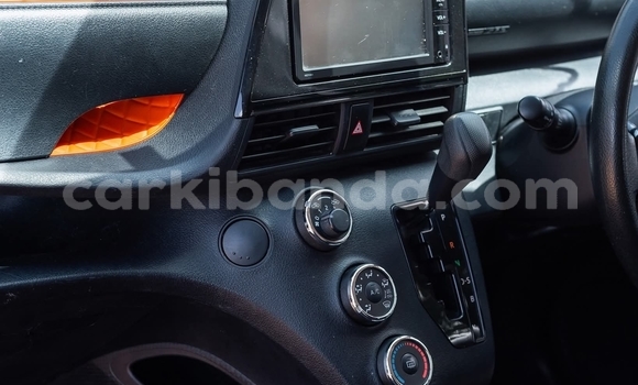 Buy Used Toyota Sienta White Car in Kampala in Uganda Buy Used Toyota Sienta White Car in Kampala in Uganda