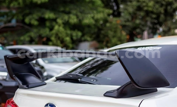 Buy Used Subaru Legacy White Car in Kampala in Uganda Buy Used Subaru Legacy White Car in Kampala in Uganda