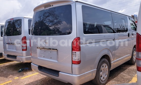 Buy Used Toyota Hiace Silver Car in Kampala in Uganda Buy Used Toyota Hiace Silver Car in Kampala in Uganda