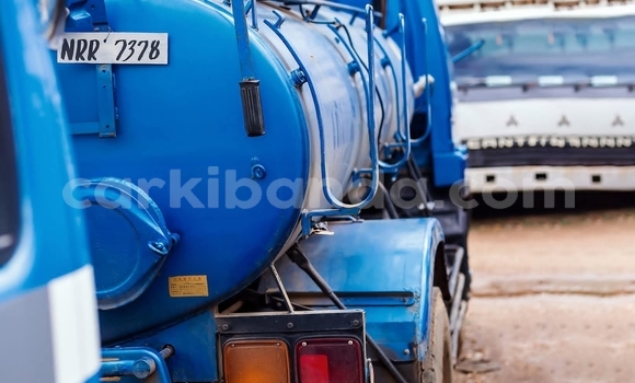 Buy Used Isuzu FTR 850 Blue Truck in Kampala in Uganda Buy Used Isuzu FTR 850 Blue Truck in Kampala in Uganda