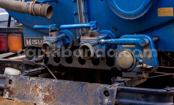 Buy Used Isuzu FTR 850 Blue Truck in Kampala in Uganda Buy Used Isuzu FTR 850 Blue Truck in Kampala in Uganda