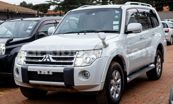 Buy Used Mitsubishi Pajero White Car in Kampala in Uganda