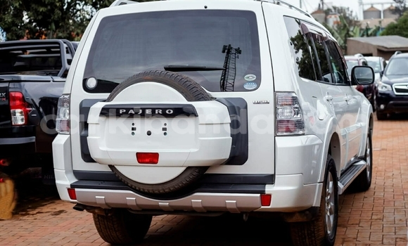 Buy Used Mitsubishi Pajero White Car in Kampala in Uganda Buy Used Mitsubishi Pajero White Car in Kampala in Uganda