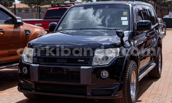 Acheter Occasion Voiture Mitsubishi Pajero Noir à Kampala, Ouganda