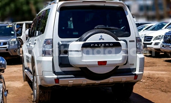 Buy Used Mitsubishi Pajero White Car in Kampala in Uganda Buy Used Mitsubishi Pajero White Car in Kampala in Uganda