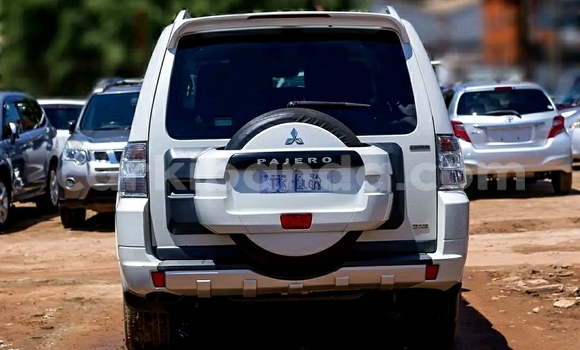 Buy Used Mitsubishi Pajero White Car in Kampala in Uganda Buy Used Mitsubishi Pajero White Car in Kampala in Uganda