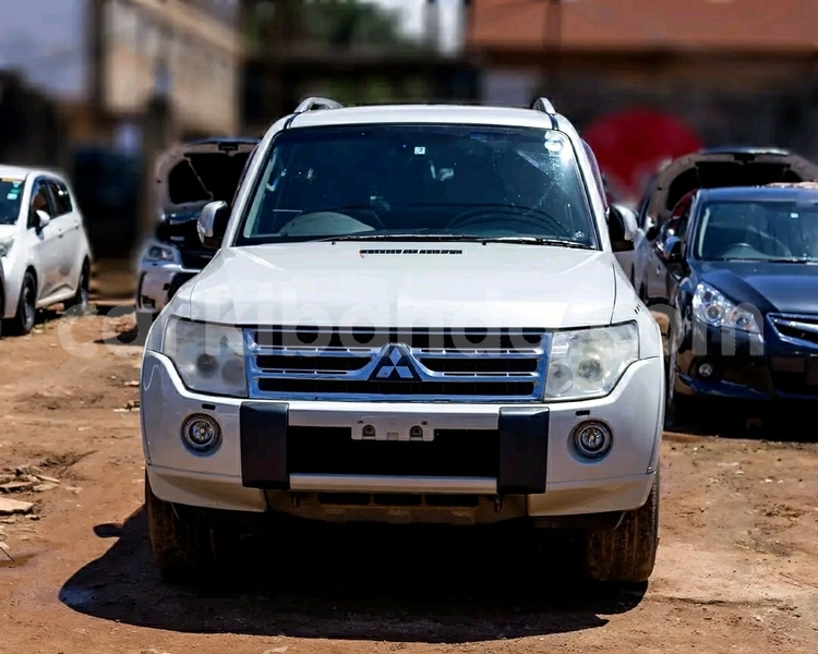 Big with watermark mitsubishi pajero uganda kampala 26198