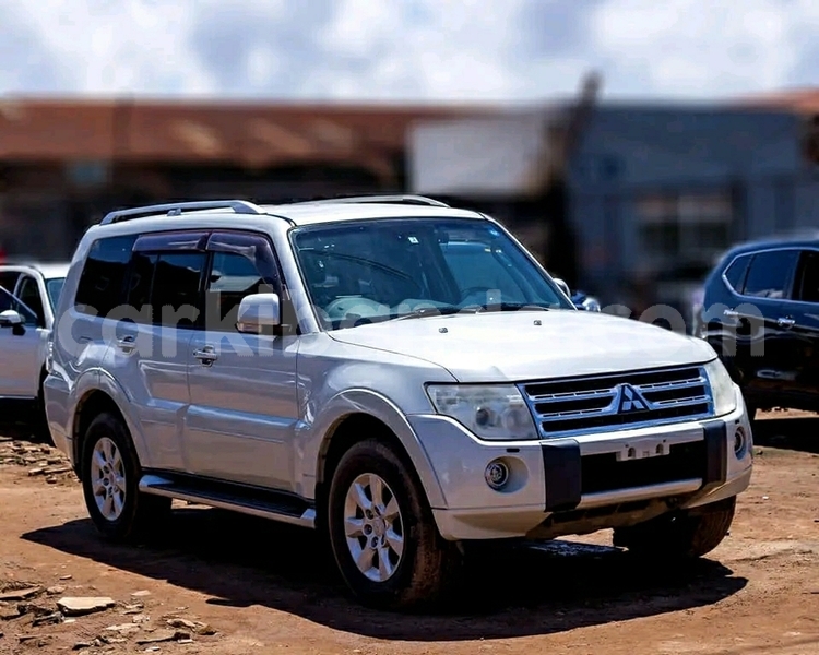 Big with watermark mitsubishi pajero uganda kampala 26198