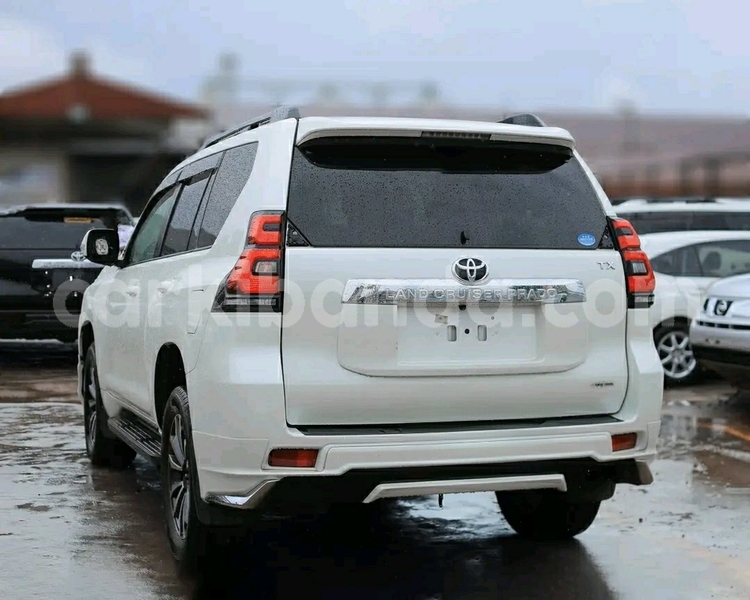 Big with watermark toyota prado uganda kampala 26201