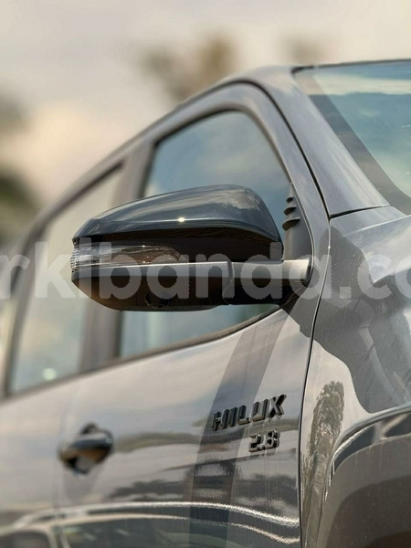 Big with watermark toyota hilux uganda kampala 26202