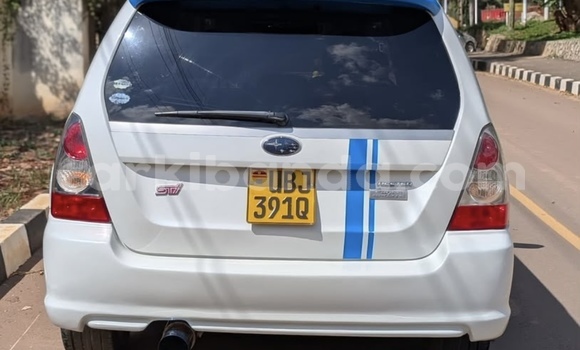 Gura Nshya Subaru Forester White Imodoka i Kampala mu Uganda Gura Nshya Subaru Forester White Imodoka i Kampala mu Uganda