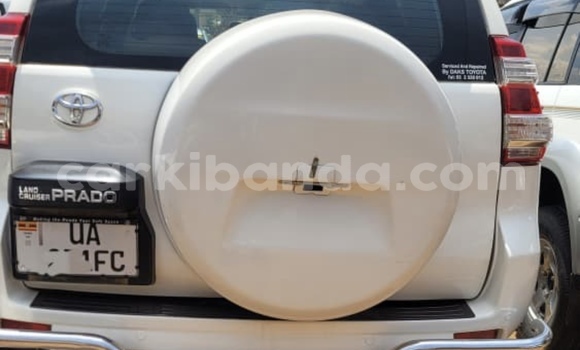 Acheter Neuf Voiture Toyota Land Cruiser Blanc à Kampala, Ouganda Acheter Neuf Voiture Toyota Land Cruiser Blanc à Kampala, Ouganda