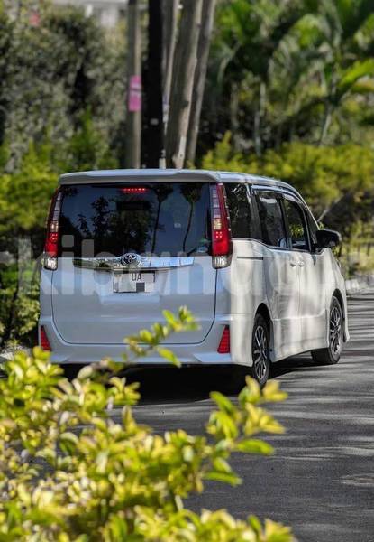 Big with watermark toyota noah uganda kampala 26211