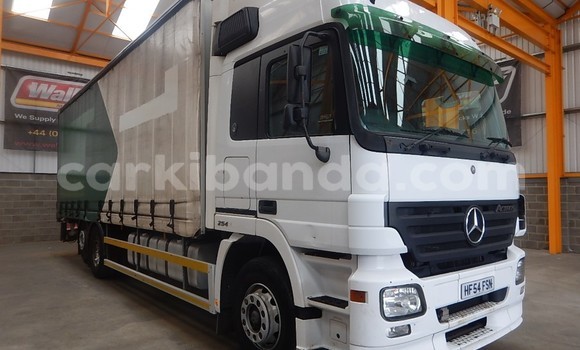 Buy Used Mercedes‒Benz Truck White Truck in Kampala in Uganda