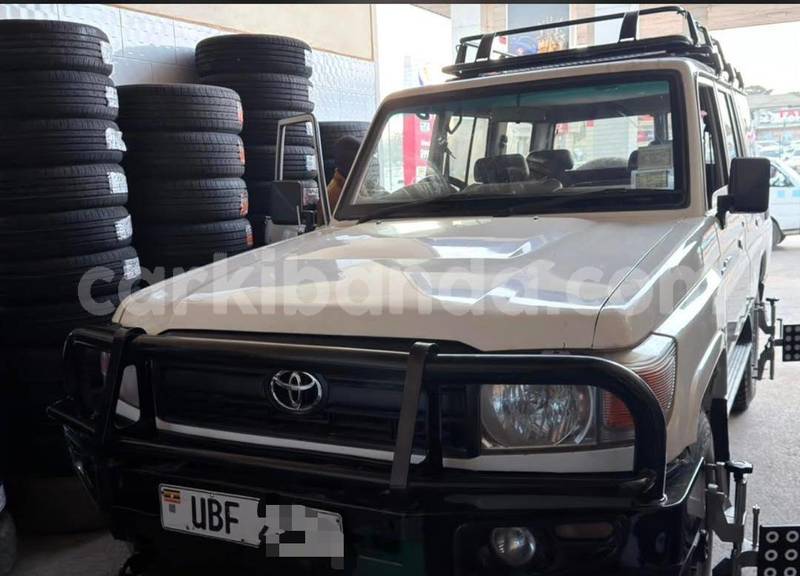 Big with watermark toyota land cruiser uganda kampala 26215