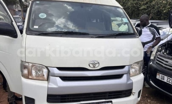 Gura Nshya Toyota Hiace White Imodoka i Kampala mu Uganda Gura Nshya Toyota Hiace White Imodoka i Kampala mu Uganda