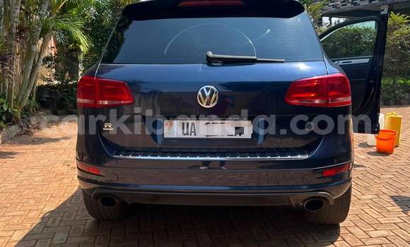 Nunua Mpya Volkswagen Touareg Nyeusi Gari ndani ya Kampala nchini Uganda Nunua Mpya Volkswagen Touareg Nyeusi Gari ndani ya Kampala nchini Uganda