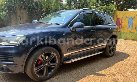 Nunua Mpya Volkswagen Touareg Nyeusi Gari ndani ya Kampala nchini Uganda Nunua Mpya Volkswagen Touareg Nyeusi Gari ndani ya Kampala nchini Uganda