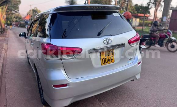 Gura Yakoze Toyota Wish Silver Imodoka i Kampala mu Uganda Gura Yakoze Toyota Wish Silver Imodoka i Kampala mu Uganda