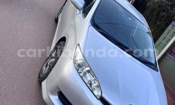Gura Yakoze Toyota Wish Silver Imodoka i Kampala mu Uganda Gura Yakoze Toyota Wish Silver Imodoka i Kampala mu Uganda