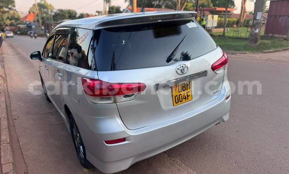 Gura Yakoze Toyota Wish Silver Imodoka i Kampala mu Uganda Gura Yakoze Toyota Wish Silver Imodoka i Kampala mu Uganda