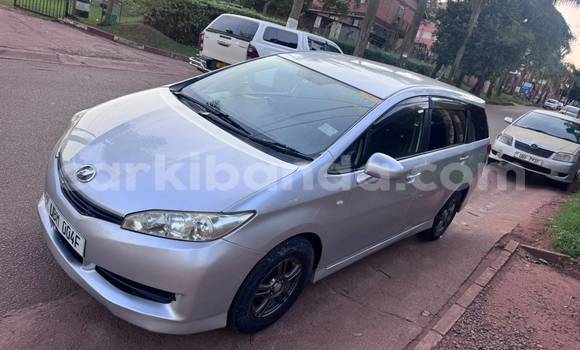 Gura Yakoze Toyota Wish Silver Imodoka i Kampala mu Uganda Gura Yakoze Toyota Wish Silver Imodoka i Kampala mu Uganda