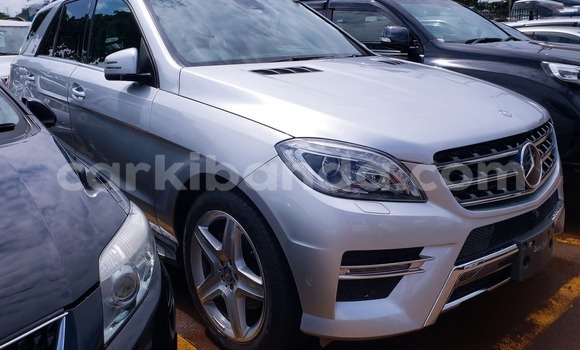 Buy Used Mercedes‒Benz ML–Class Silver Car in Kampala in Uganda