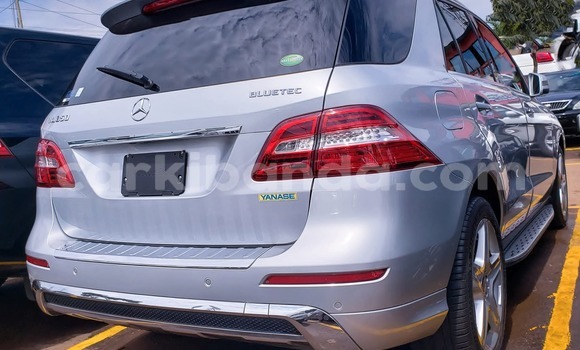 Buy Used Mercedes‒Benz ML–Class Silver Car in Kampala in Uganda Buy Used Mercedes‒Benz ML–Class Silver Car in Kampala in Uganda