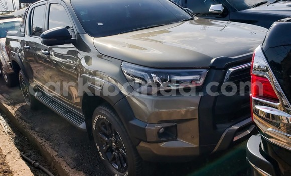 Buy Used Toyota Hiluxe Revo Green Car in Kampala in Uganda Buy Used Toyota Hiluxe Revo Green Car in Kampala in Uganda