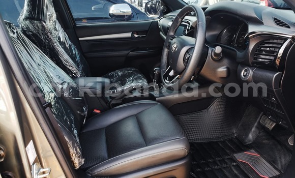 Buy Used Toyota Hiluxe Revo Green Car in Kampala in Uganda Buy Used Toyota Hiluxe Revo Green Car in Kampala in Uganda