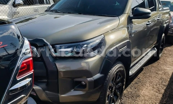 Buy Used Toyota Hiluxe Revo Green Car in Kampala in Uganda Buy Used Toyota Hiluxe Revo Green Car in Kampala in Uganda