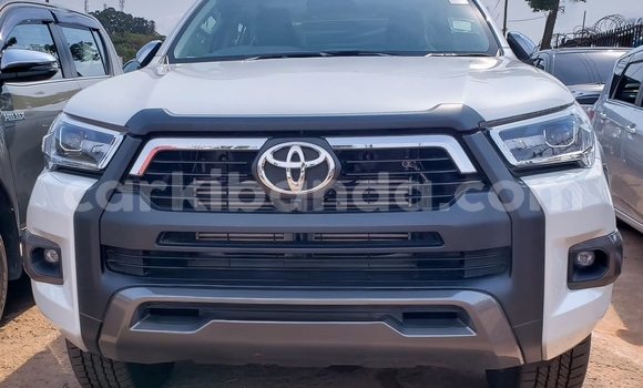 Buy Used Toyota Hiluxe Revo White Car in Kampala in Uganda Buy Used Toyota Hiluxe Revo White Car in Kampala in Uganda