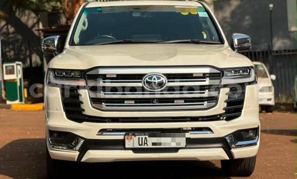 Buy New Toyota Land Cruiser White Car in Kampala in Uganda Buy New Toyota Land Cruiser White Car in Kampala in Uganda