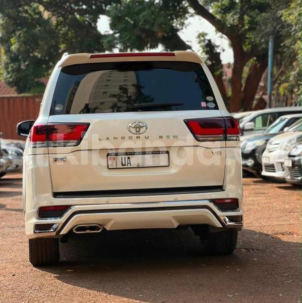 Big with watermark toyota land cruiser uganda kampala 26238