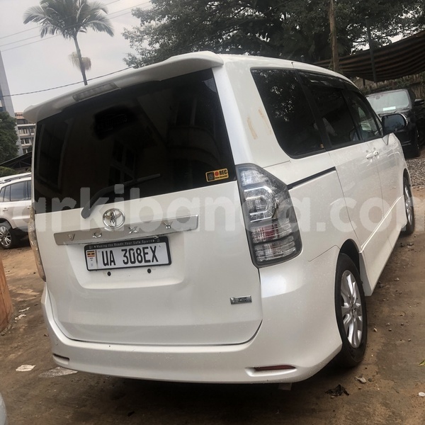 Big with watermark toyota voxy uganda kampala 26248