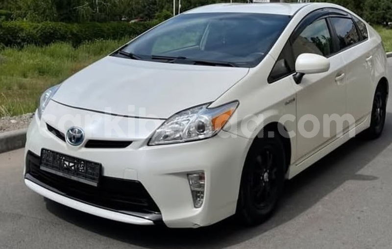 Big with watermark toyota prius uganda kampala 26249