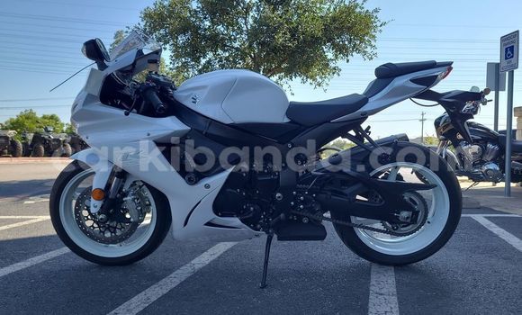 Gura Yakoze Suzuki GSX White Bike i Kyenjojo mu Western Gura Yakoze Suzuki GSX White Bike i Kyenjojo mu Western