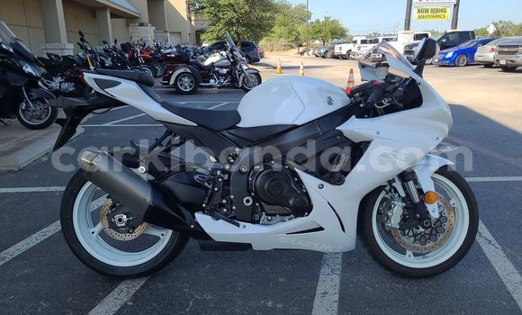 Gura Yakoze Suzuki GSX White Bike i Kyenjojo mu Western Gura Yakoze Suzuki GSX White Bike i Kyenjojo mu Western